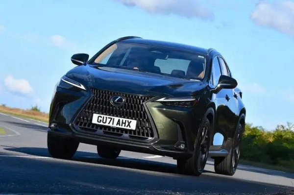 Lexus NX предлага силна производителност, впечатляваща финес, добър електрически пробег, ниски емисии на CO2.
Обхват само на електричество - 72 км